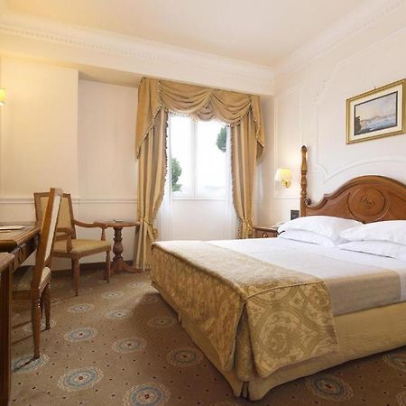 Grand Hotel Vanvitelli Caserta Esterno foto