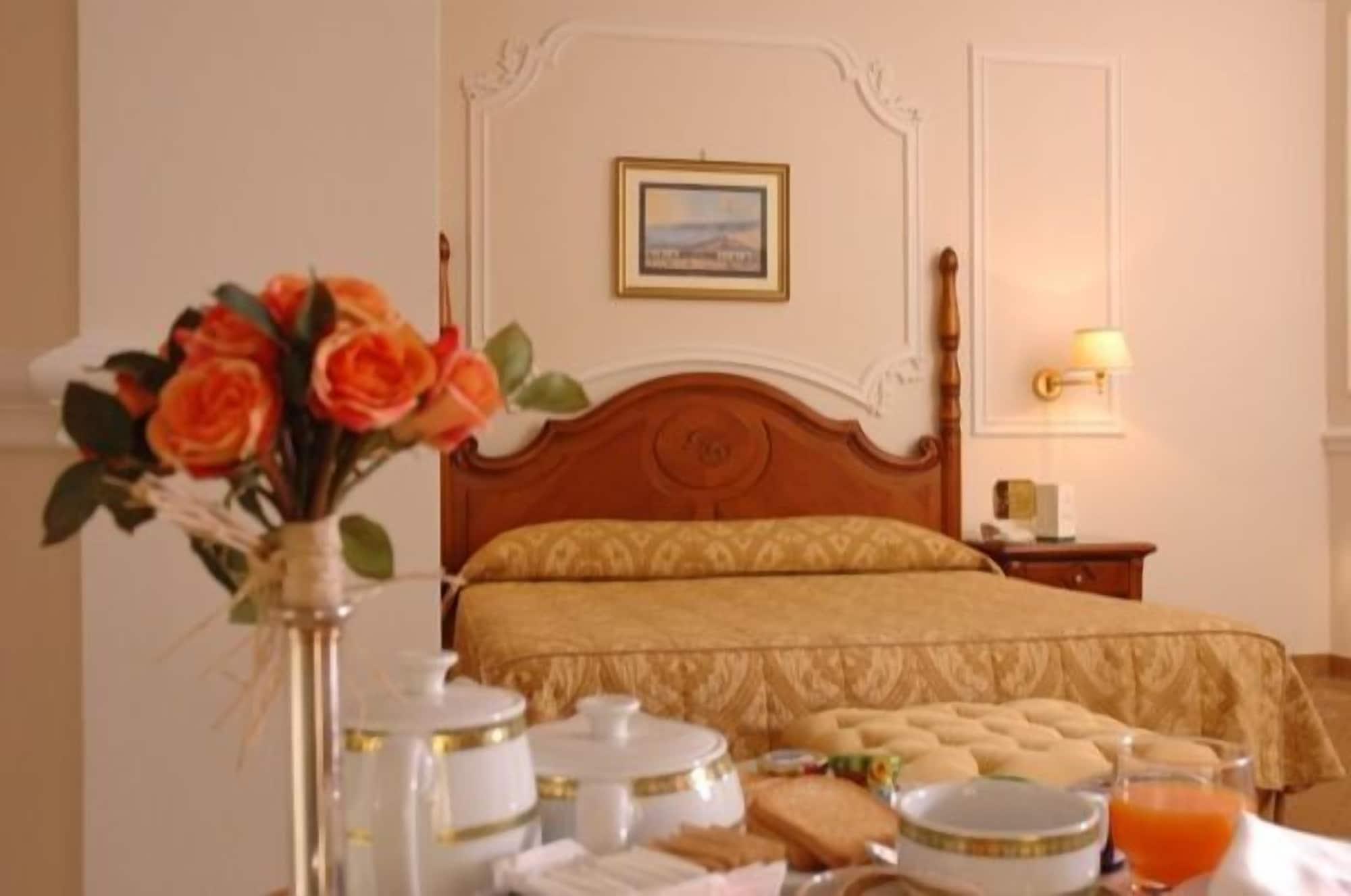 Grand Hotel Vanvitelli Caserta Esterno foto
