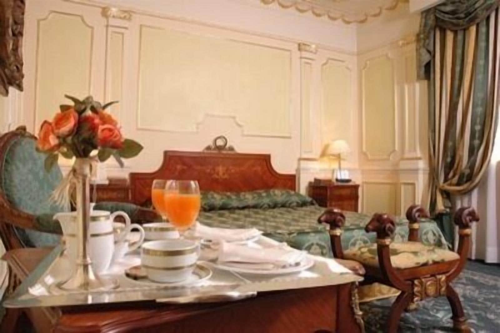 Grand Hotel Vanvitelli Caserta Esterno foto