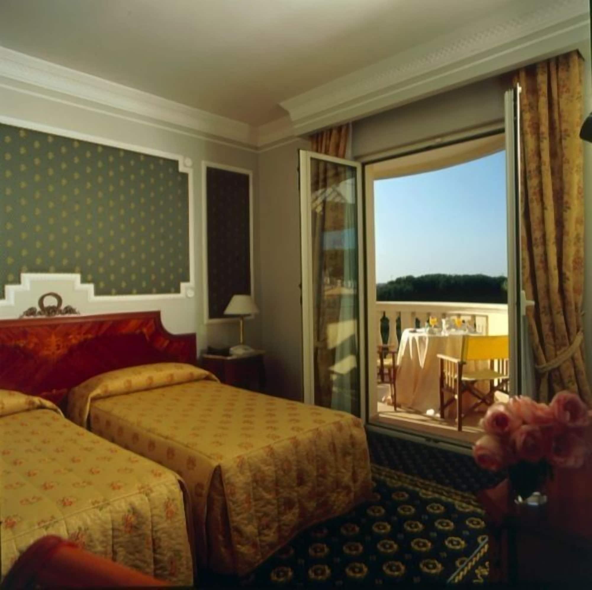 Grand Hotel Vanvitelli Caserta Esterno foto