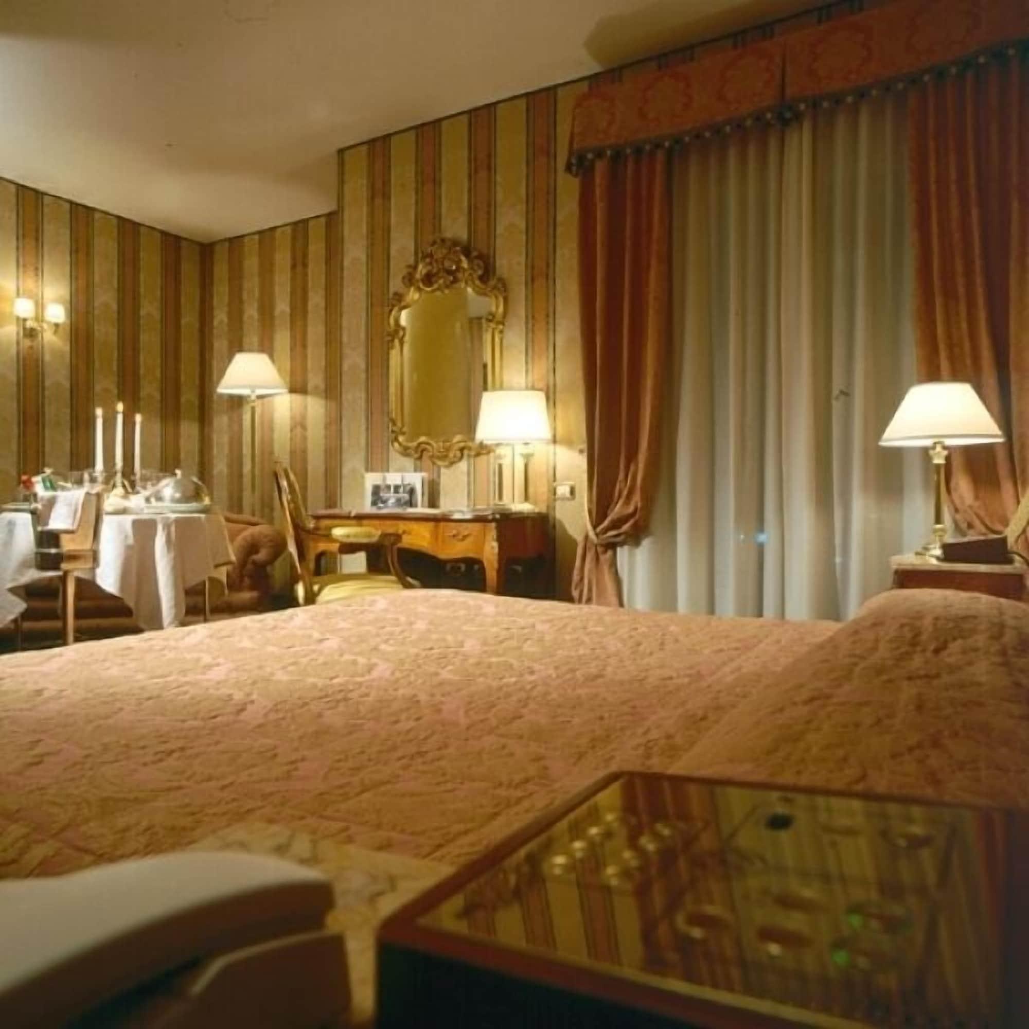Grand Hotel Vanvitelli Caserta Esterno foto