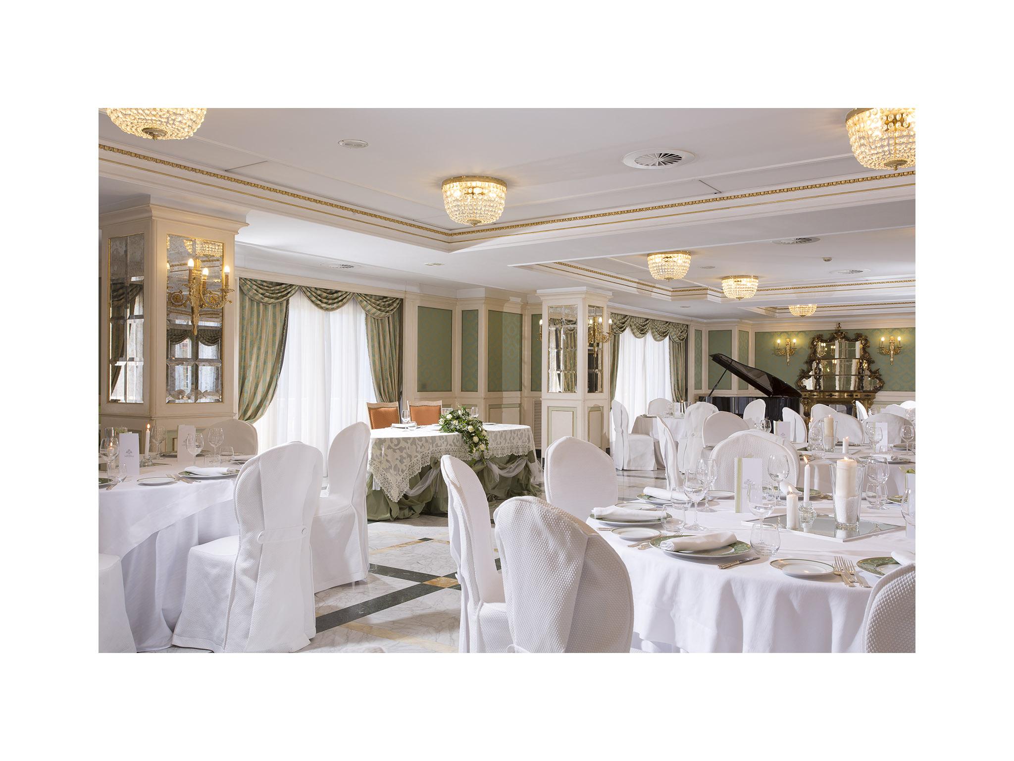 Grand Hotel Vanvitelli Caserta Esterno foto