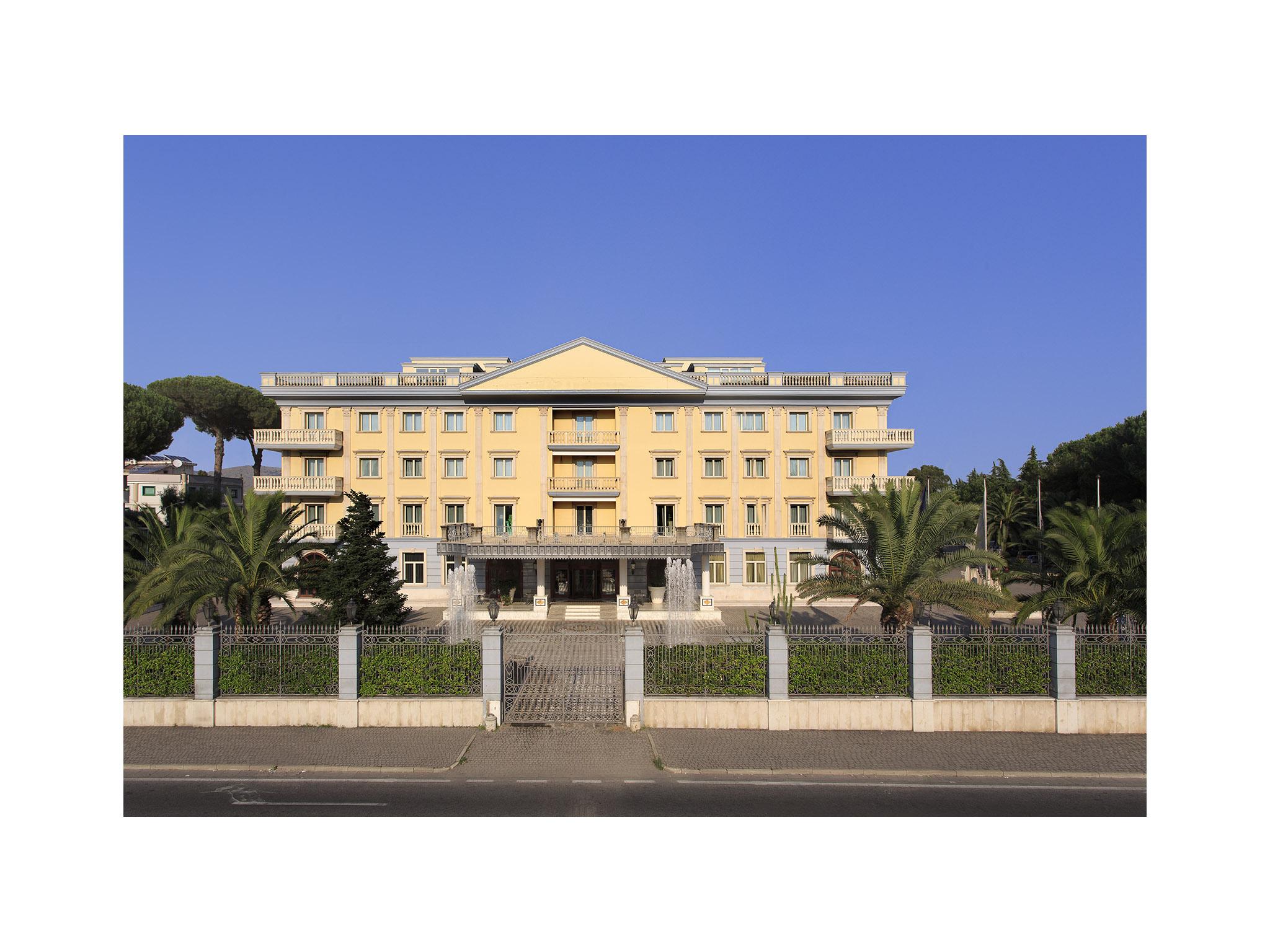 Grand Hotel Vanvitelli Caserta Esterno foto
