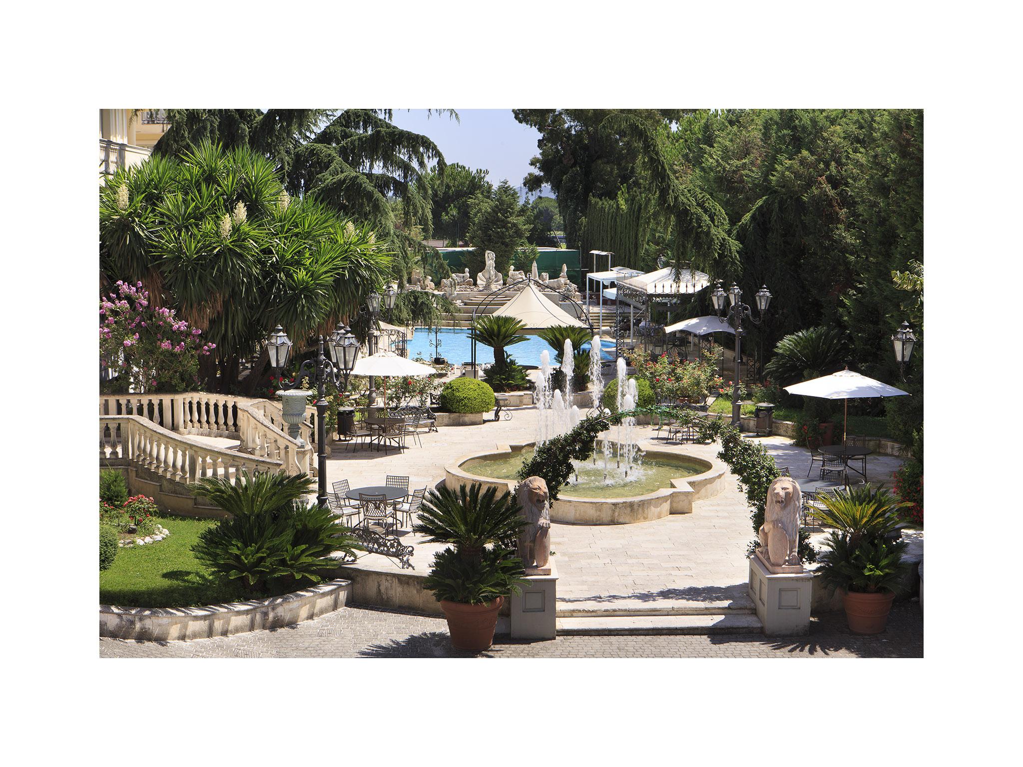Grand Hotel Vanvitelli Caserta Esterno foto