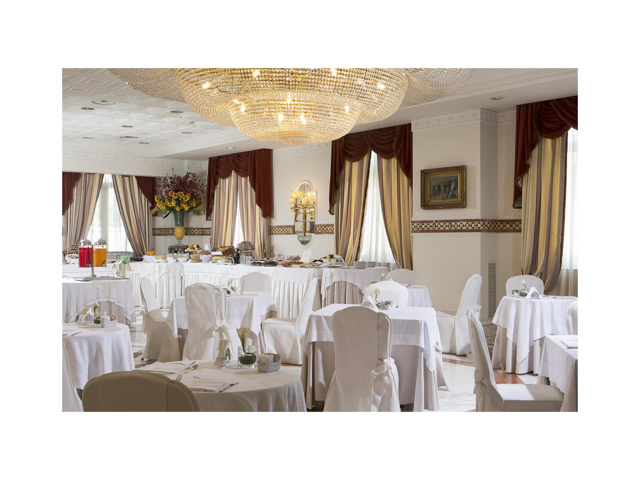 Grand Hotel Vanvitelli Caserta Esterno foto