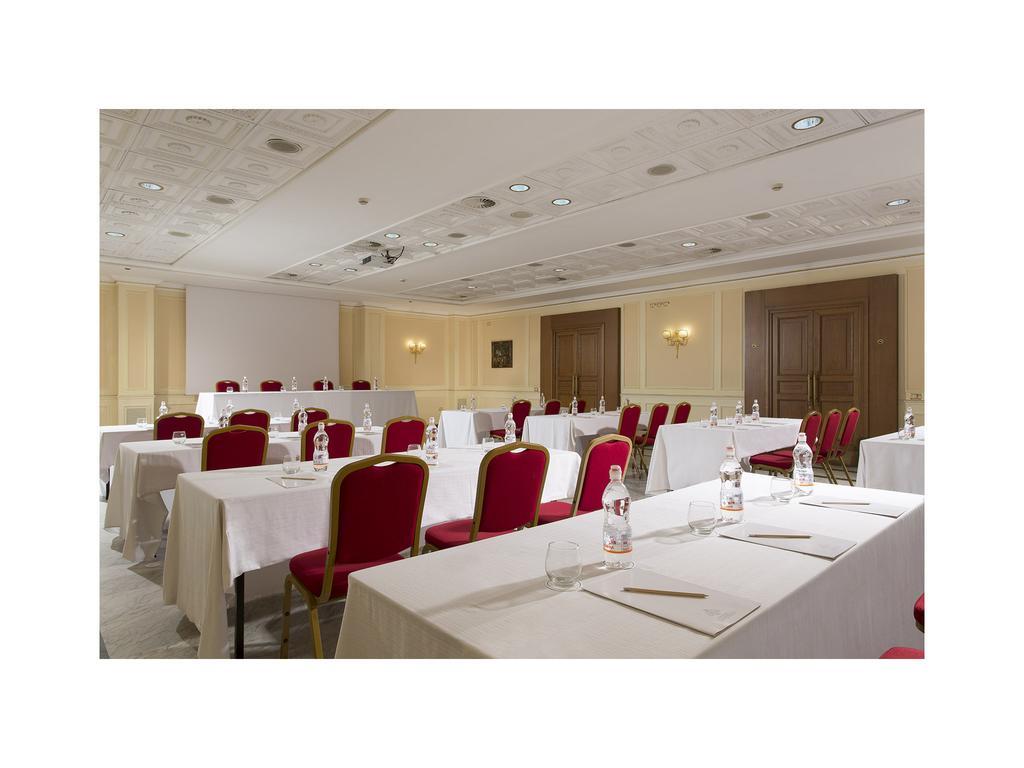 Grand Hotel Vanvitelli Caserta Esterno foto