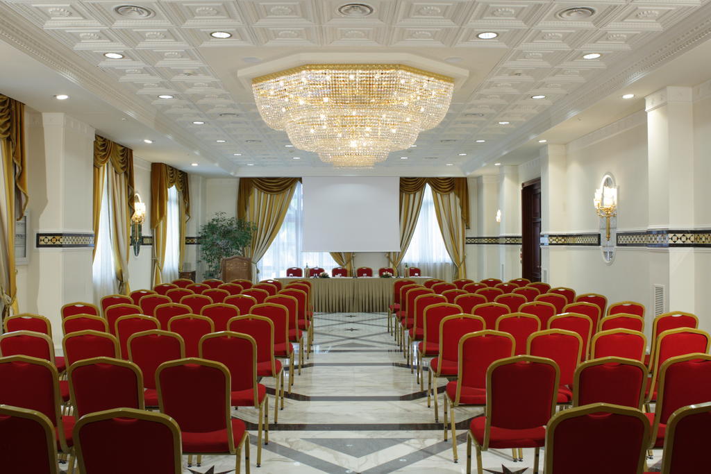 Grand Hotel Vanvitelli Caserta Esterno foto