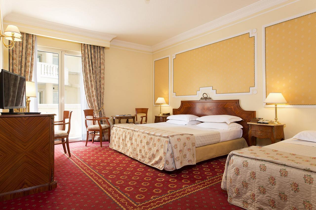 Grand Hotel Vanvitelli Caserta Esterno foto