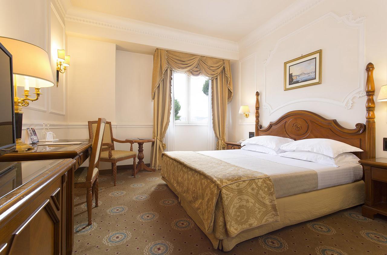 Grand Hotel Vanvitelli Caserta Esterno foto