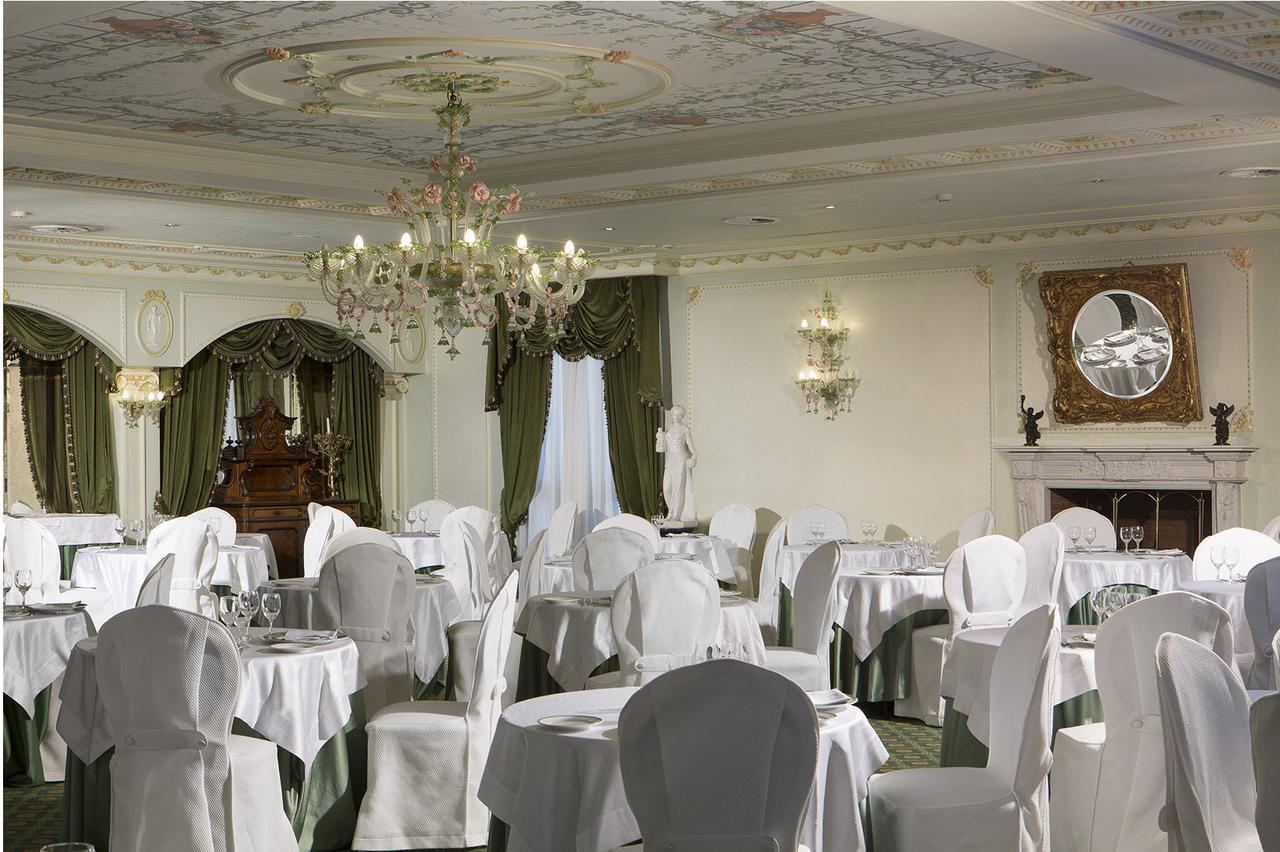 Grand Hotel Vanvitelli Caserta Esterno foto