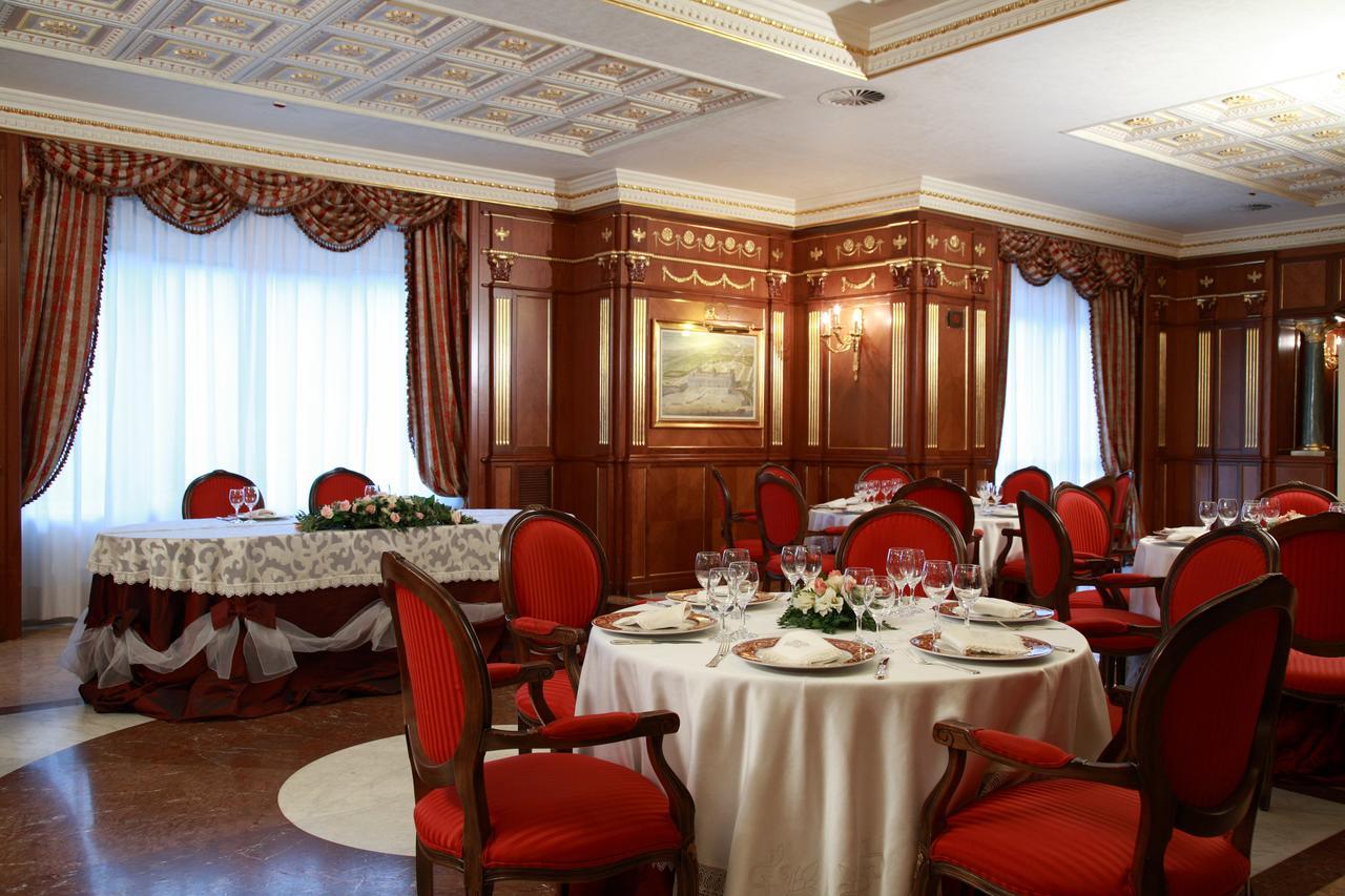 Grand Hotel Vanvitelli Caserta Esterno foto