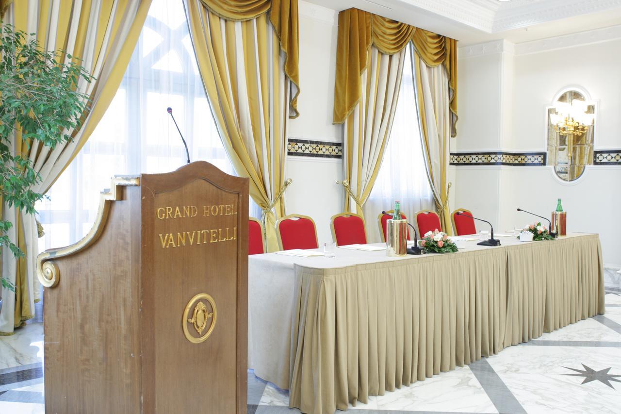 Grand Hotel Vanvitelli Caserta Esterno foto