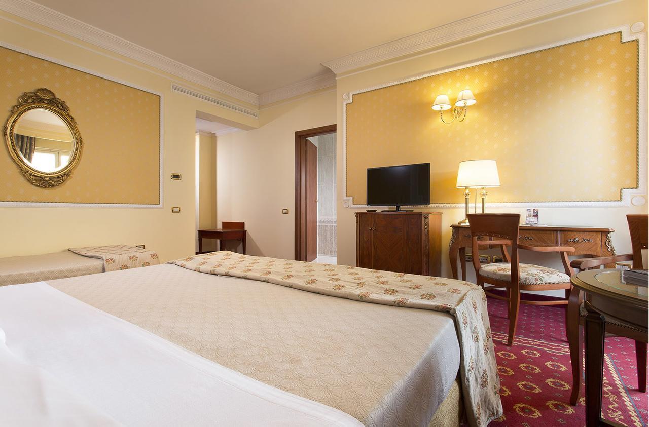 Grand Hotel Vanvitelli Caserta Esterno foto