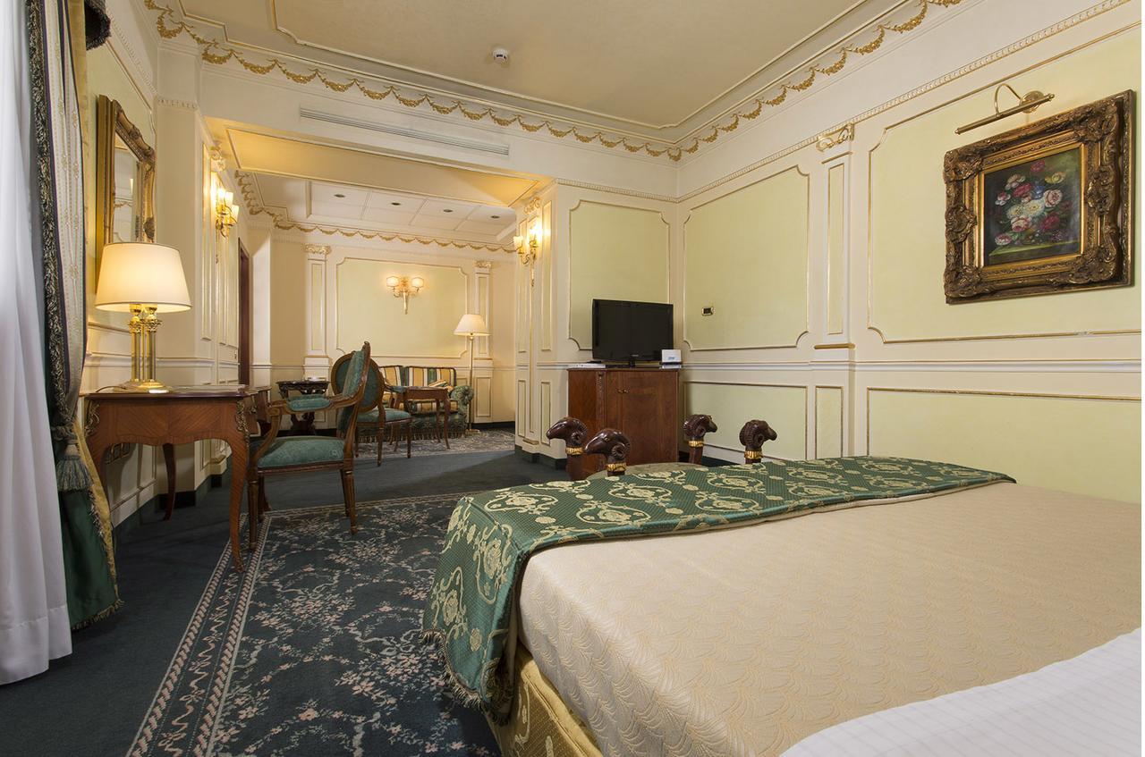 Grand Hotel Vanvitelli Caserta Esterno foto