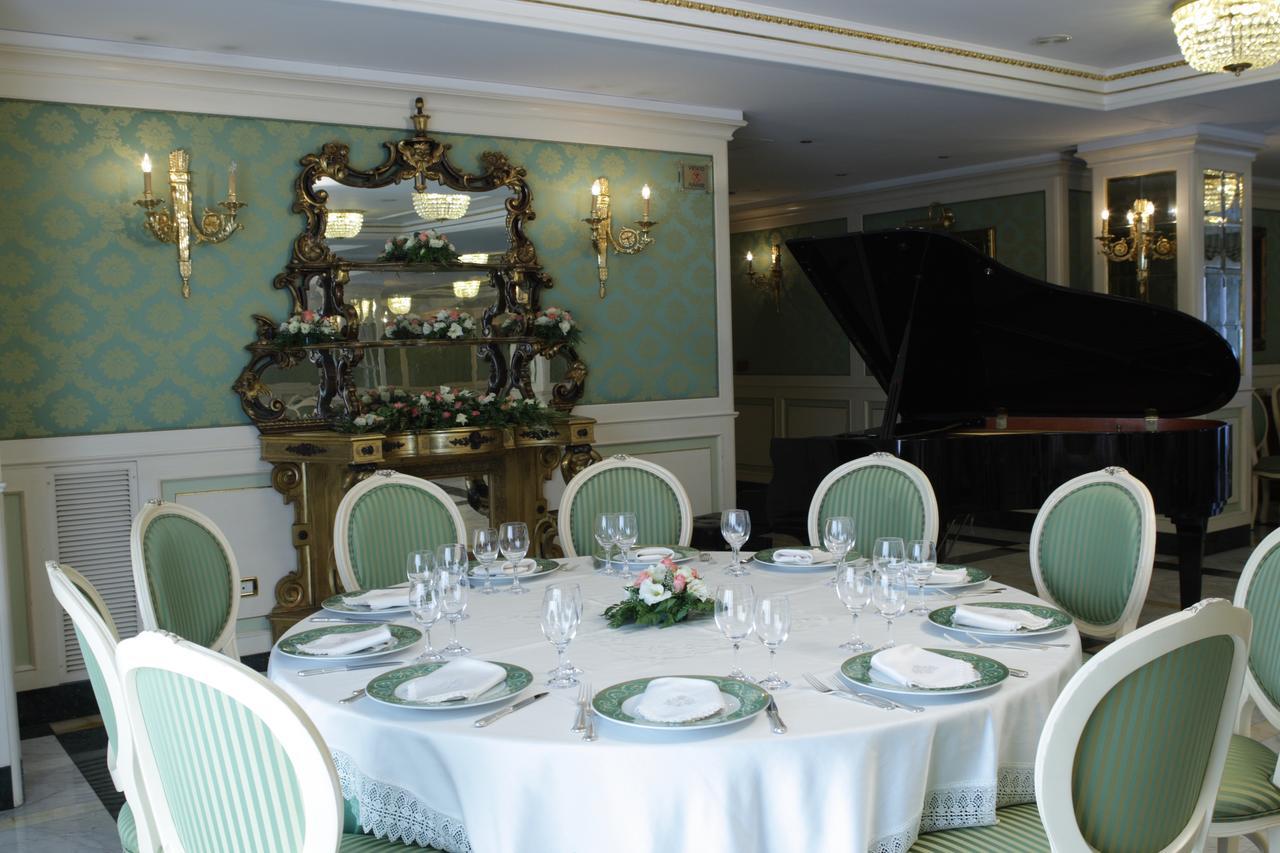 Grand Hotel Vanvitelli Caserta Esterno foto
