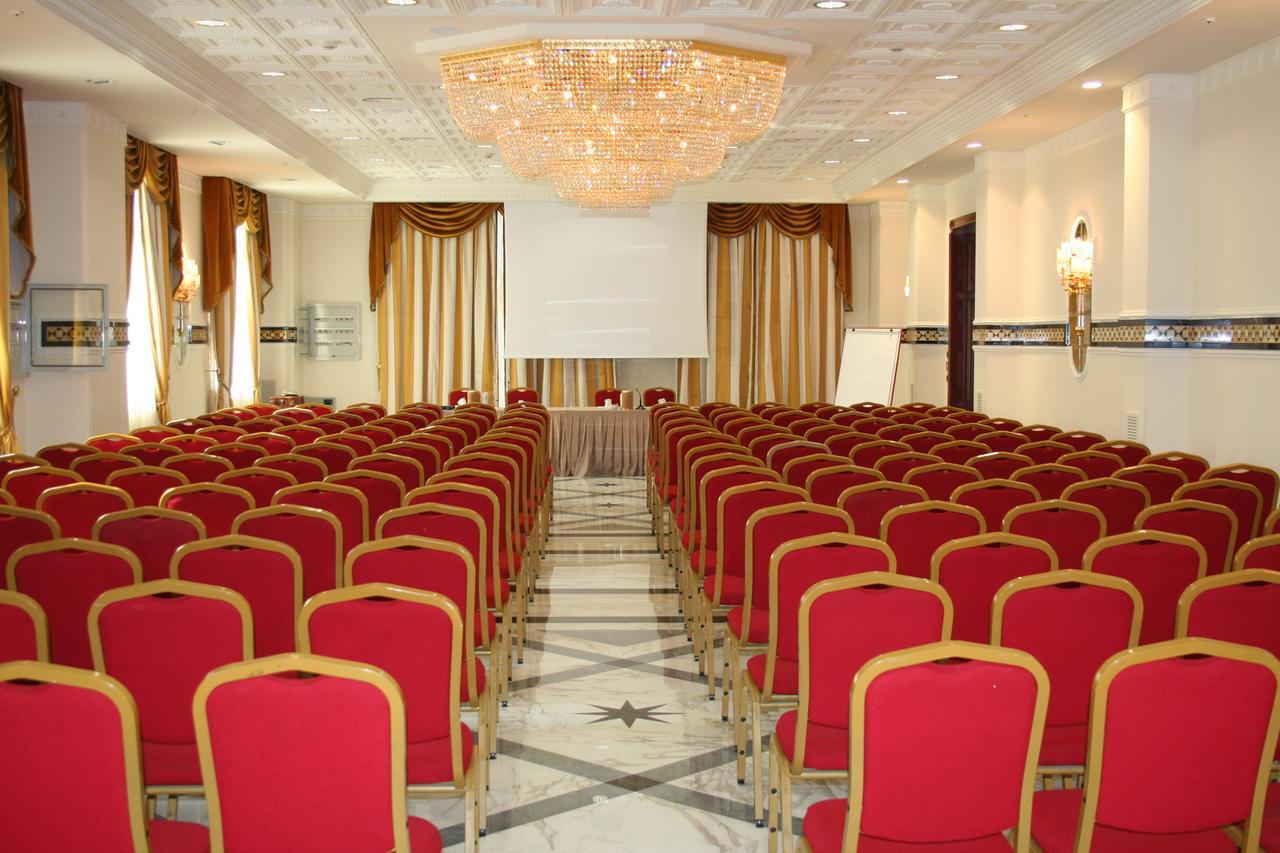 Grand Hotel Vanvitelli Caserta Esterno foto