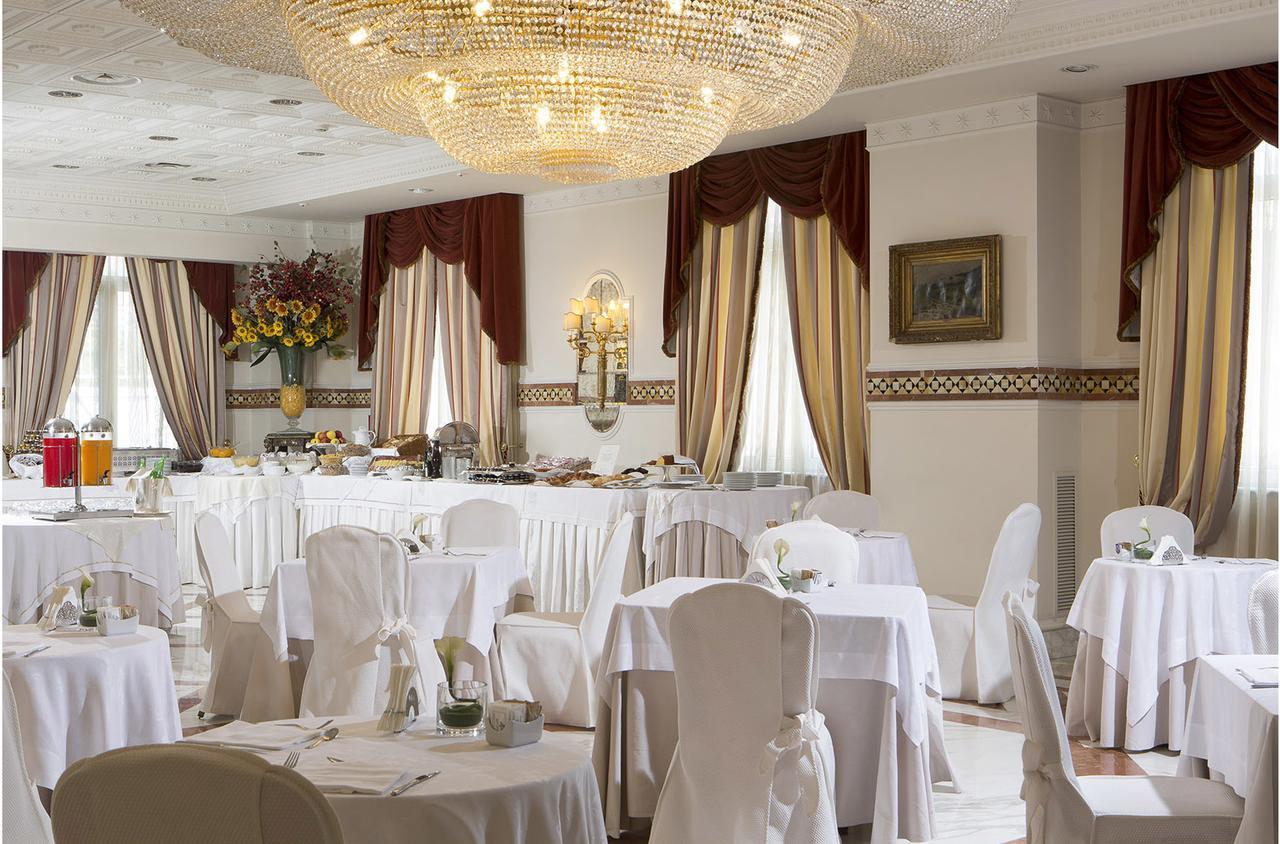 Grand Hotel Vanvitelli Caserta Esterno foto